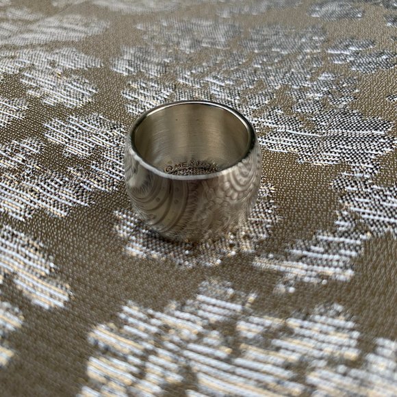 Me & Ro Sterling Silver Wide Paisley Band Ring - Picture 4 of 6